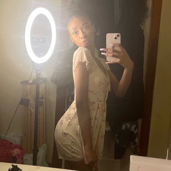 Meet your Posher, Zaria - Picture 10 of 15